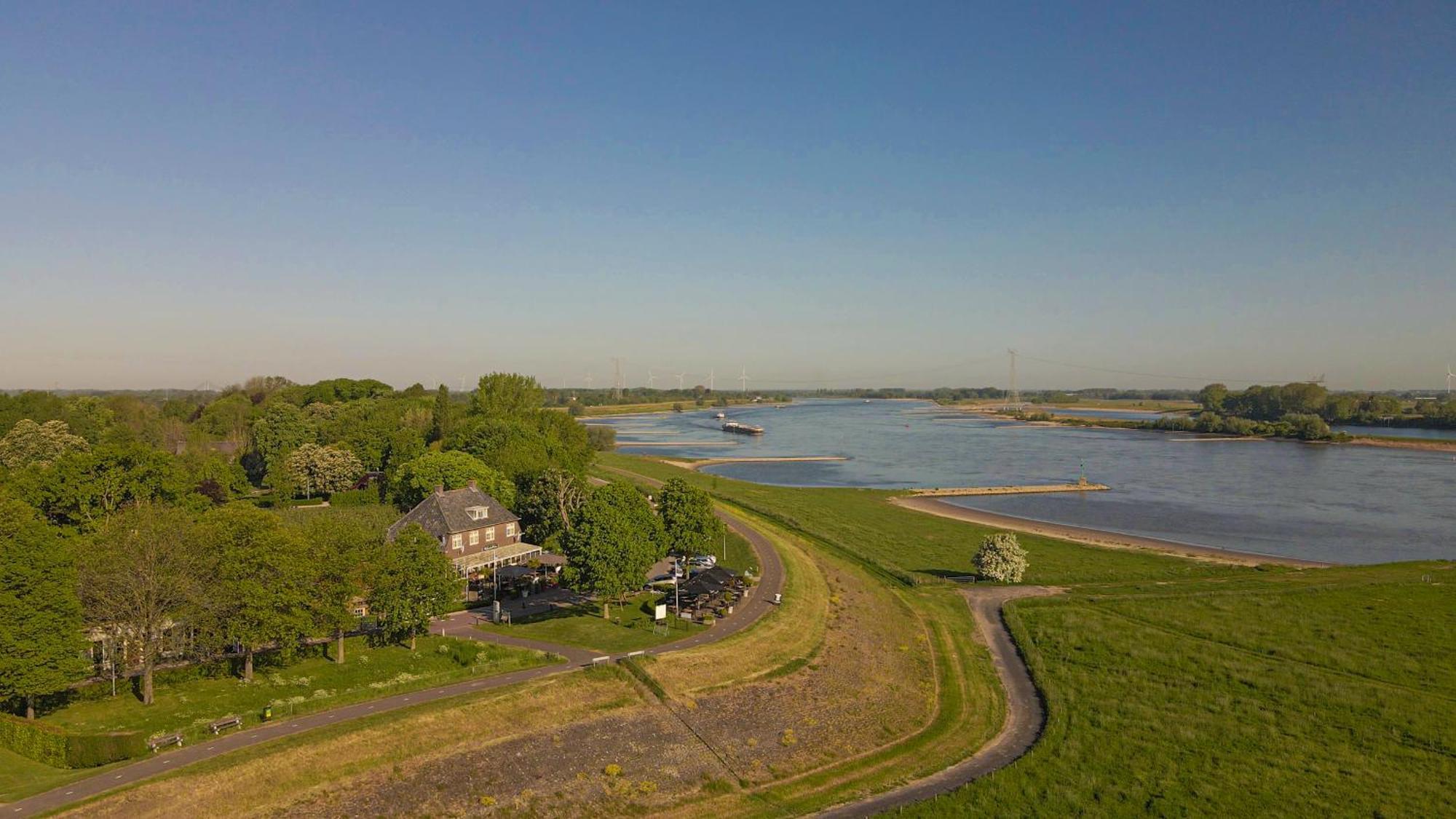 Отель De Gouden Molen Rossum  Экстерьер фото