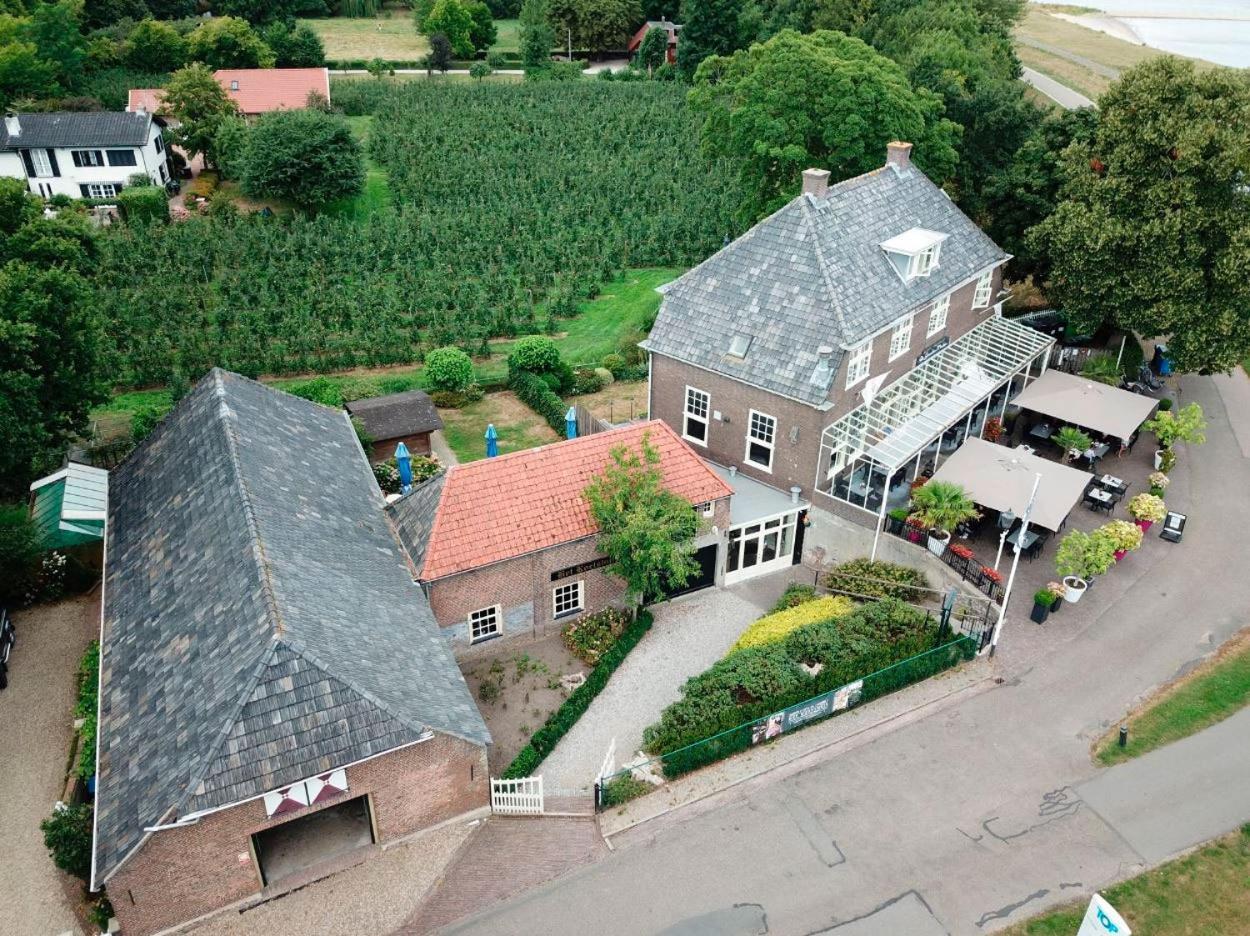 Отель De Gouden Molen Rossum  Экстерьер фото